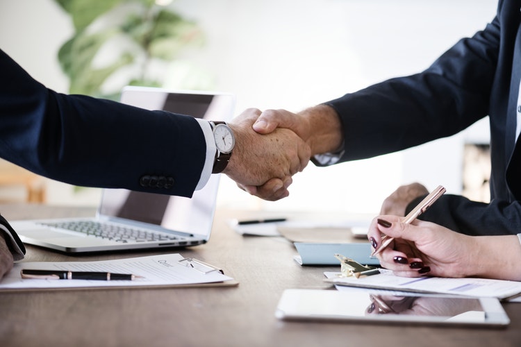 Oman inks deal with Shell, Total