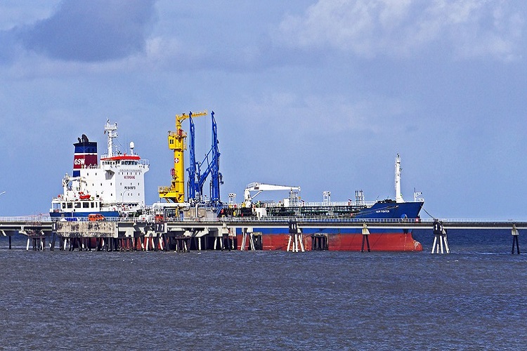 Reliance stops diluent supply to Venezuela