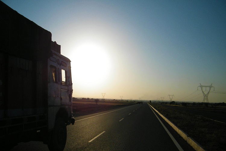 LNG-powered truck will undergo test runs
